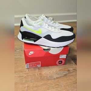 Nike Air Max Sneakers SYSTM Men's Shoes White Black Size 12 Brand New In Box